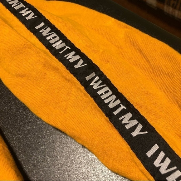 𝅺mtv Sweatshirt Womens Medium Mustard Yellow 1/4 Zip Mock Neck Long Sleeve Top - Picture 5 of 11